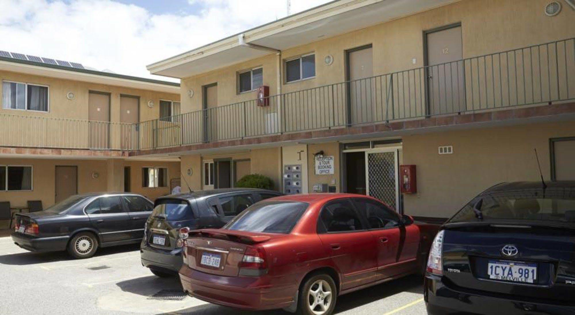 Ocean View Motel North Beach Exterior photo
